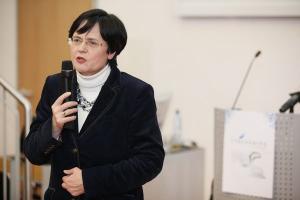 Die Thüringer Ministerpräsidentin Christine Lieberknecht bei ihrer Rede zur Eröffnung des CyberKnife Centrums Mitteldeutschland im Auditorium des Helios-Klinikums Erfurt.